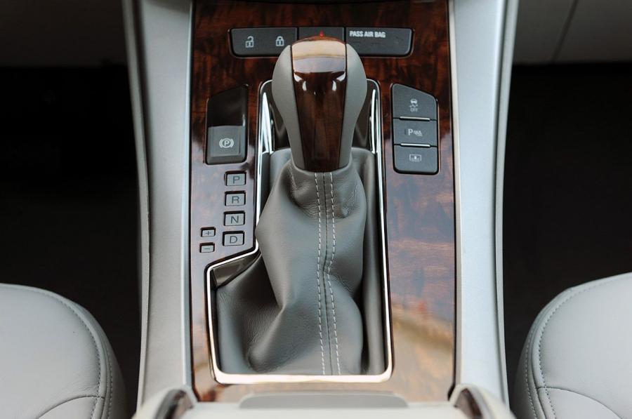Детали интерьера Buick LaCrosse 2010 года  (NA) (фото 82 из 121)